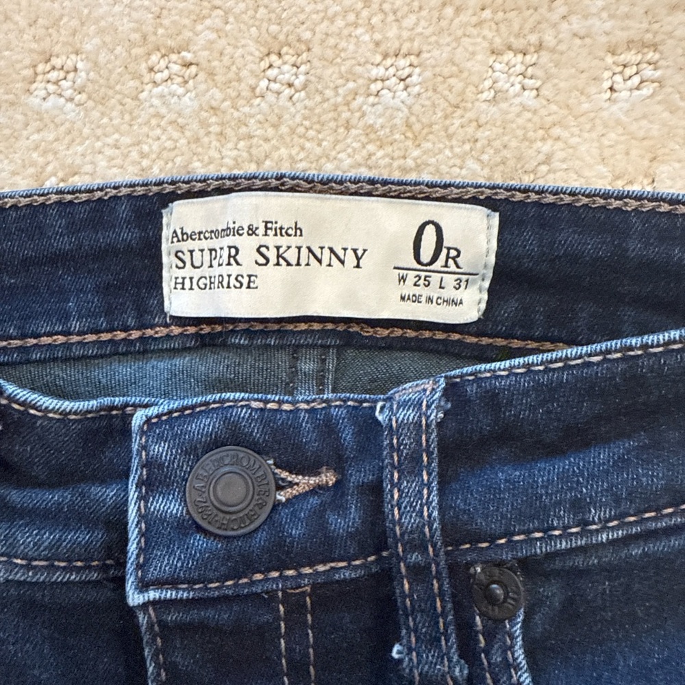 Abercrombie & Fitch High Rise Super Skinny Jeans Size 0R W25 L31 Dark Wash - Picture 4 of 6